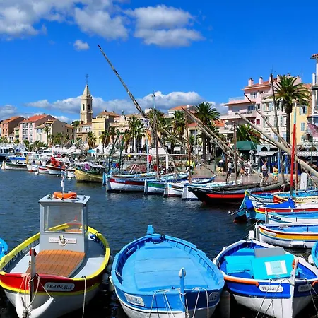 Sanary, Vue Mer, A Deux Pas Des Plages Et Du Centre Appartement